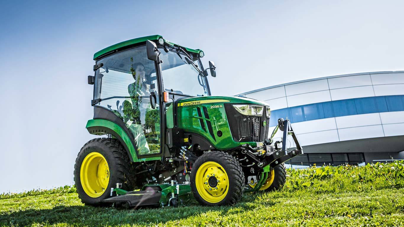 John Deere 2038R