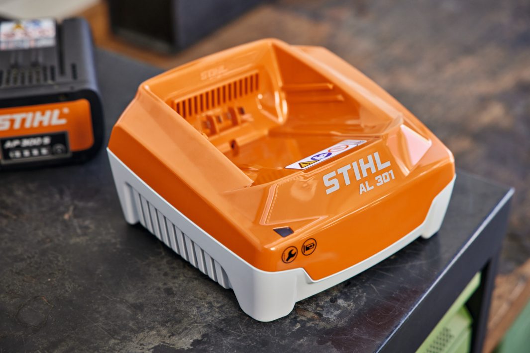 Stihl Schnellladegerät AL 301