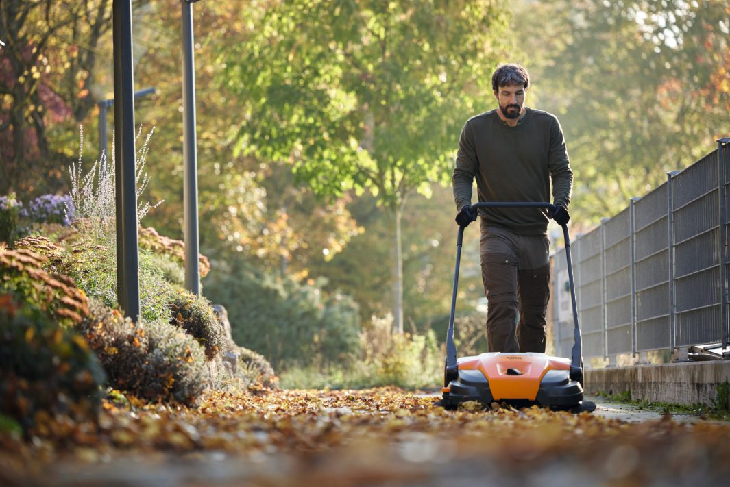 Stihl KG 770 Kehrmaschine