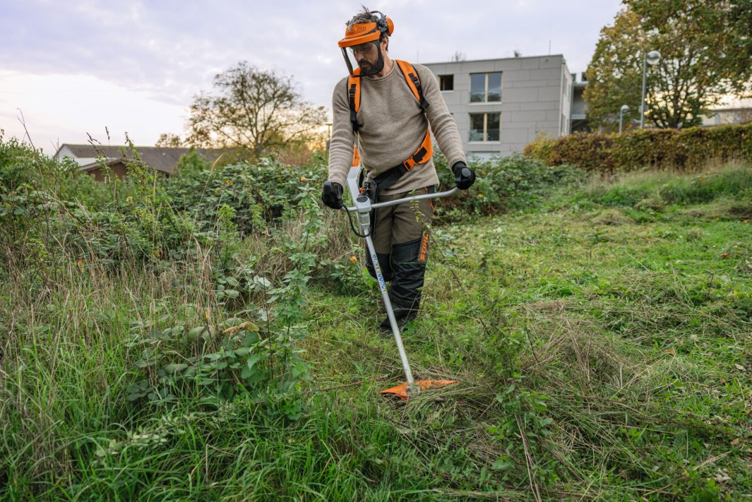 Stihl FSA 200 Akku-Motorsense, ohne Akku und ohne Ladegerät