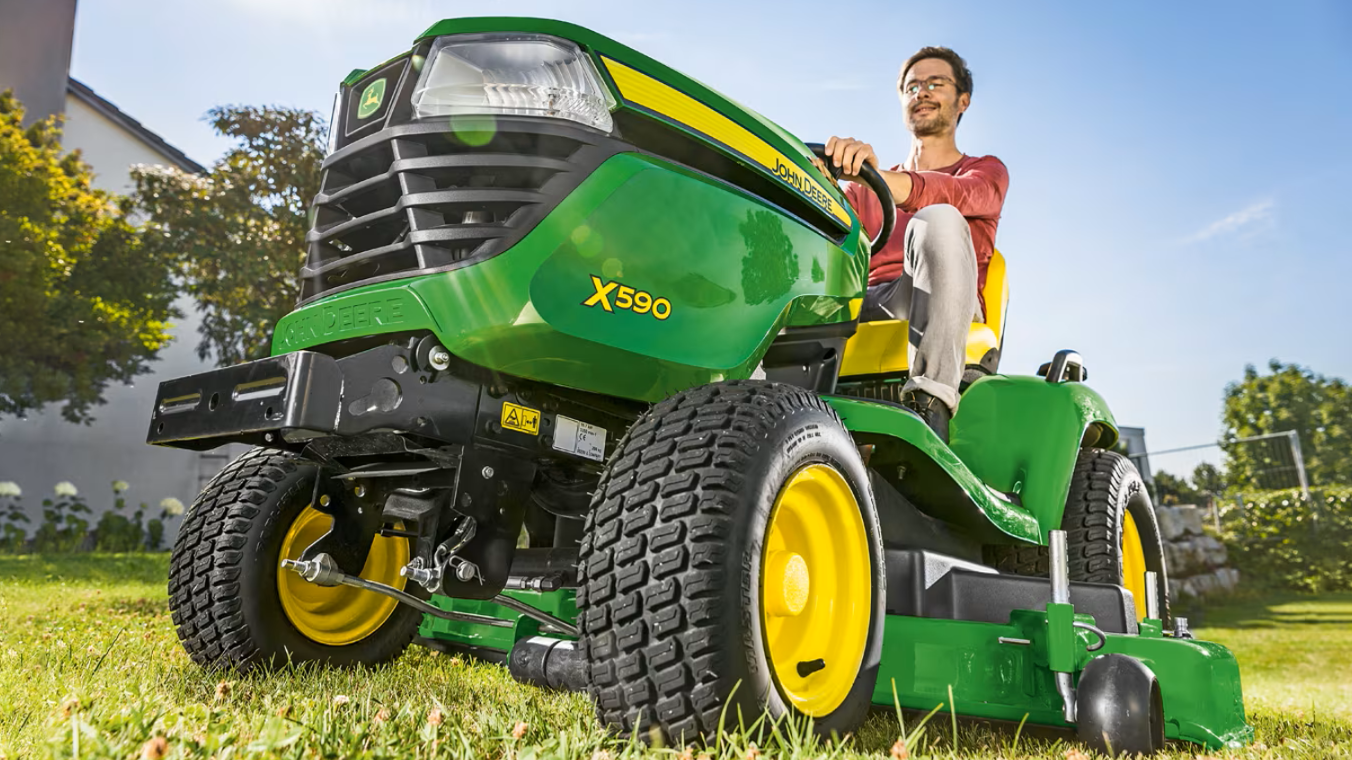 John Deere X590